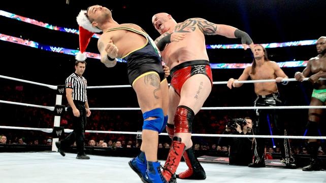 Raw SuperShow: Μετωπική για τον Άγιο Βασίλη! (photos+videos)