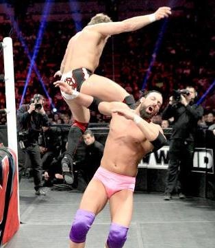 Raw SuperShow: Μετωπική για τον Άγιο Βασίλη! (photos+videos)