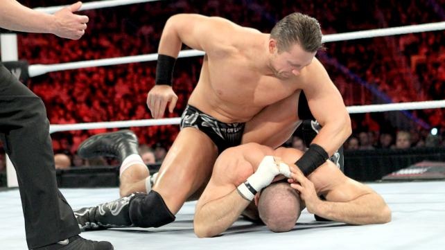 Raw SuperShow: Μετωπική για τον Άγιο Βασίλη! (photos+videos)