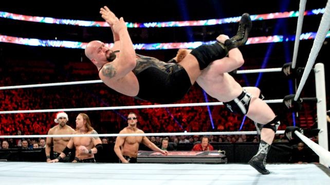 Raw SuperShow: Μετωπική για τον Άγιο Βασίλη! (photos+videos)