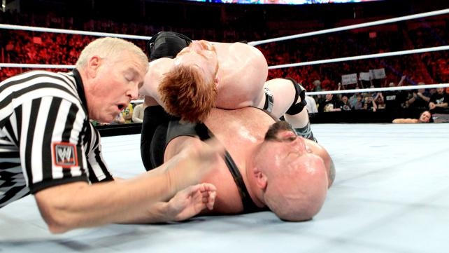 Raw SuperShow: Μετωπική για τον Άγιο Βασίλη! (photos+videos)