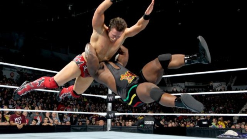 SmackDown: Νέα χρονιά με «brogue kick» (photos+videos)