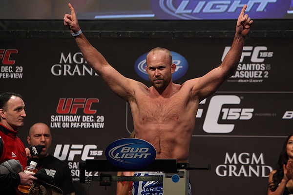 UFC 155: Όλοι στα κιλά τους (videos+photos)