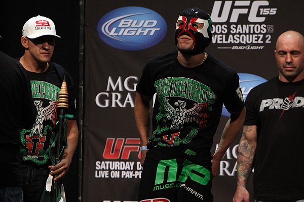UFC 155: Όλοι στα κιλά τους (videos+photos)