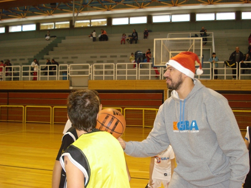 GBA: Μοίρασε χαρά ο Ντικούδης (photos)