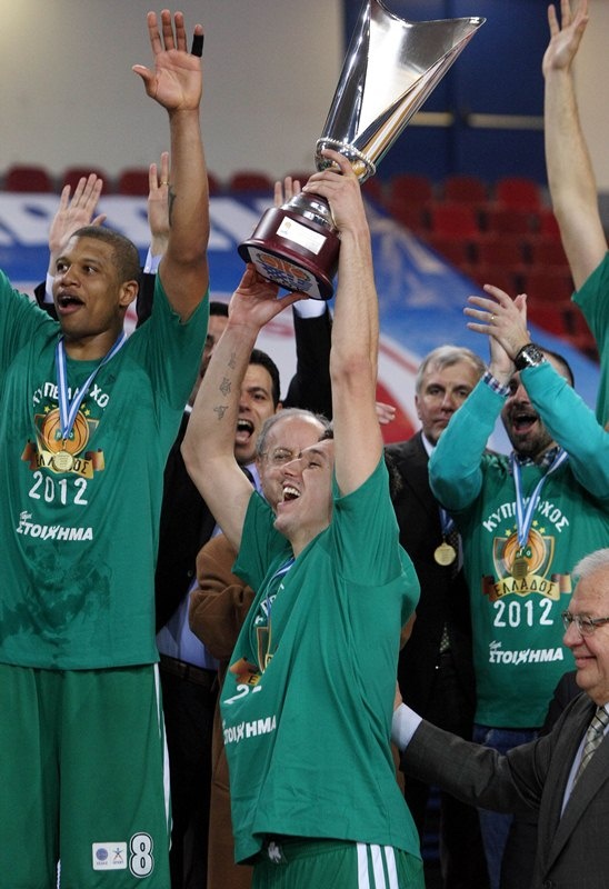 Ανασκόπηση 2012-Μπάσκετ-Ελλάδα: «Αιώνιες» κούπες (photos)