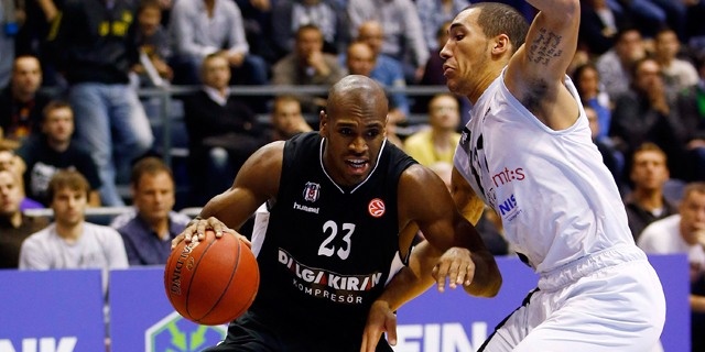 Κρίστοφερ στο Onsports: «Ο Ολυμπιακός δεν θα είναι... ευάλωτος!» (photos+videos)