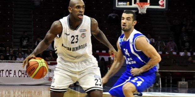 Κρίστοφερ στο Onsports: «Ο Ολυμπιακός δεν θα είναι... ευάλωτος!» (photos+videos)
