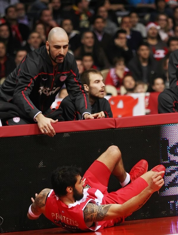 Ολυμπιακός: Έσπασε το... ρόδι, στο ΣΕΦ (photos)