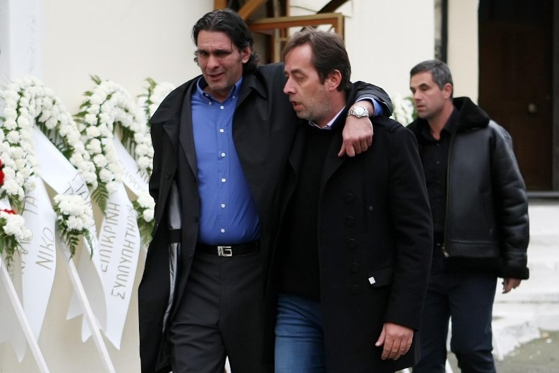 Θρήνος στην κηδεία του Νίκου Σαμαρά (photos)