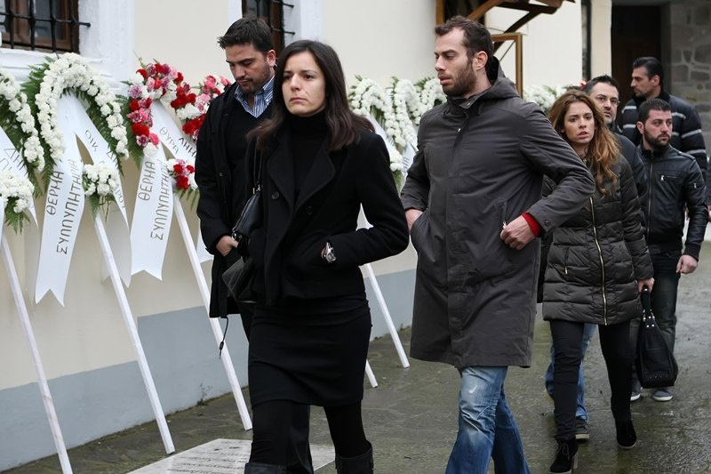 Θρήνος στην κηδεία του Νίκου Σαμαρά (photos)