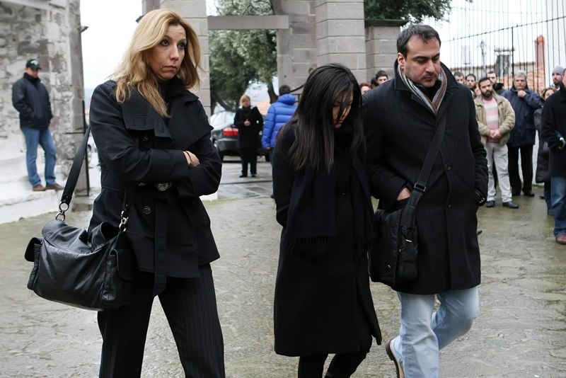 Θρήνος στην κηδεία του Νίκου Σαμαρά (photos)