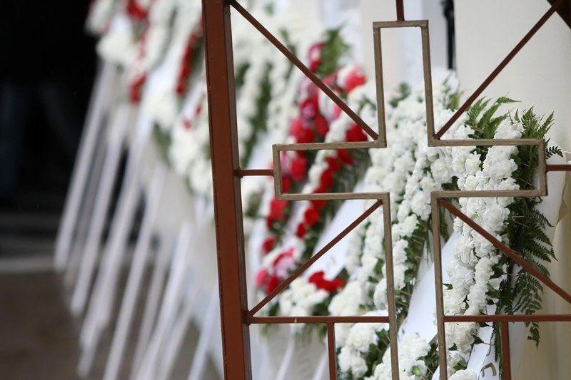 Θρήνος στην κηδεία του Νίκου Σαμαρά (photos)