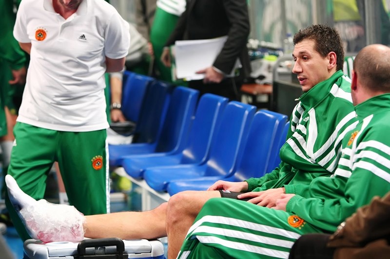 Παναθηναϊκός: Σοκ με Διαμαντίδη, έσκισε τη φανέλα του! (video+photos)