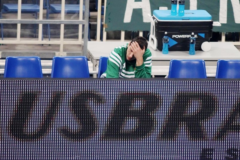 Παναθηναϊκός: Σοκ με Διαμαντίδη, έσκισε τη φανέλα του! (video+photos)