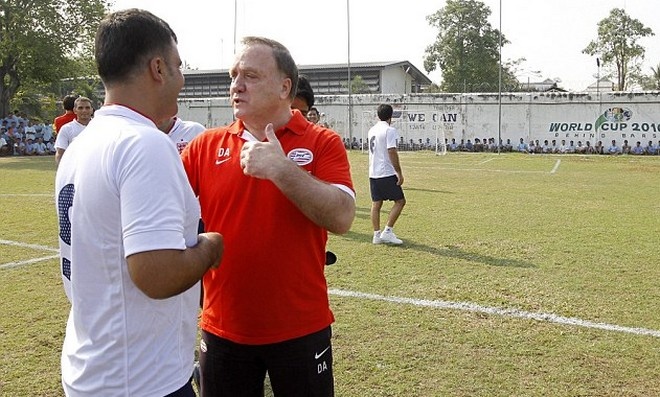 Μπήκαν φυλακή οι παίκτες της Αϊντχόφεν! (photos)