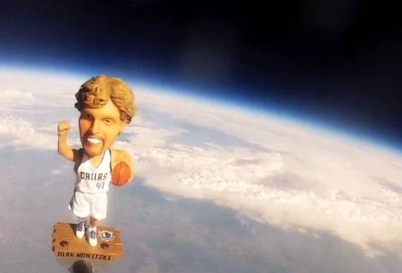 Ντάλας Μάβερικς: Έστειλαν το Νοβίτσκι στο διάστημα (videos+photos)