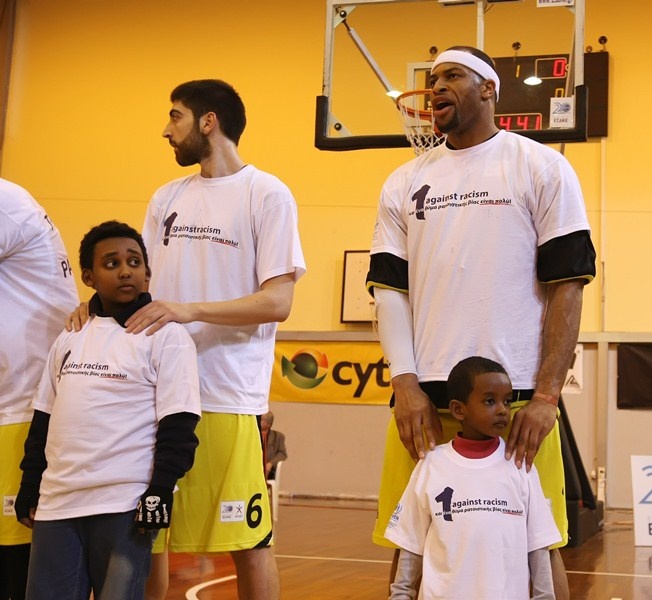 Ηλυσιακός: Ηχηρό μήνυμα κατά του ρατσισμού (photos)