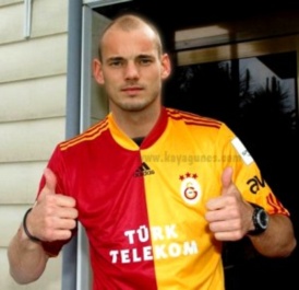 Ο Σνάιντερ με τη φανέλα της Γαλατάσαραϊ (photos)