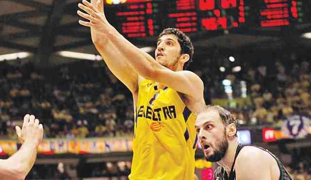 Ελιγιάχου στο Onsports: «Θα γίνει... πραγματική μάχη με Ολυμπιακό!» (photos+videos)