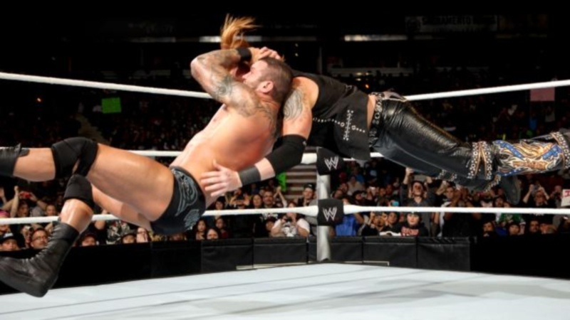 SmackDown: Νευριασμένος γίγαντας (photos+video)