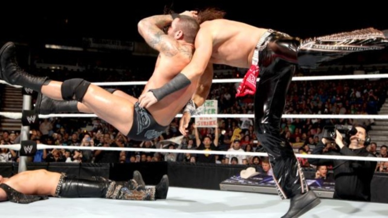 SmackDown: Νευριασμένος γίγαντας (photos+video)