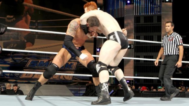 SmackDown: Νευριασμένος γίγαντας (photos+video)