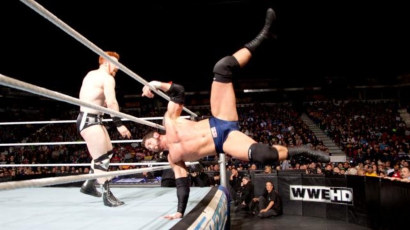 SmackDown: Νευριασμένος γίγαντας (photos+video)