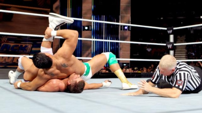 SmackDown: Νευριασμένος γίγαντας (photos+video)