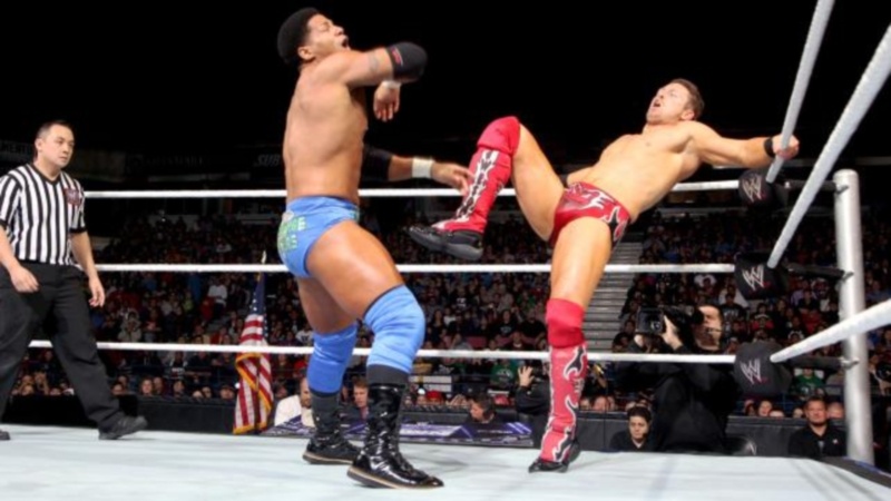 SmackDown: Νευριασμένος γίγαντας (photos+video)