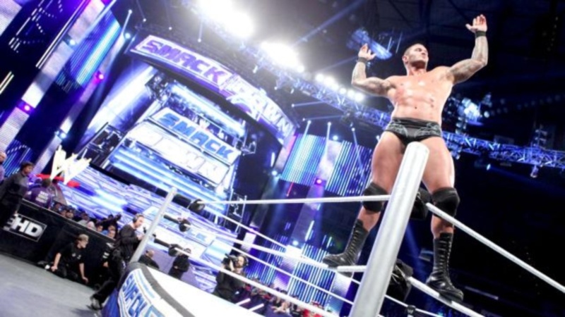 SmackDown: Νευριασμένος γίγαντας (photos+video)