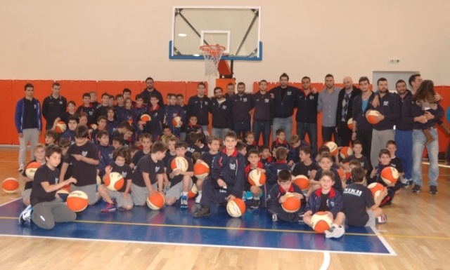 Νίκη Αμαρουσίου: Έκοψε την πίτα της (photos)