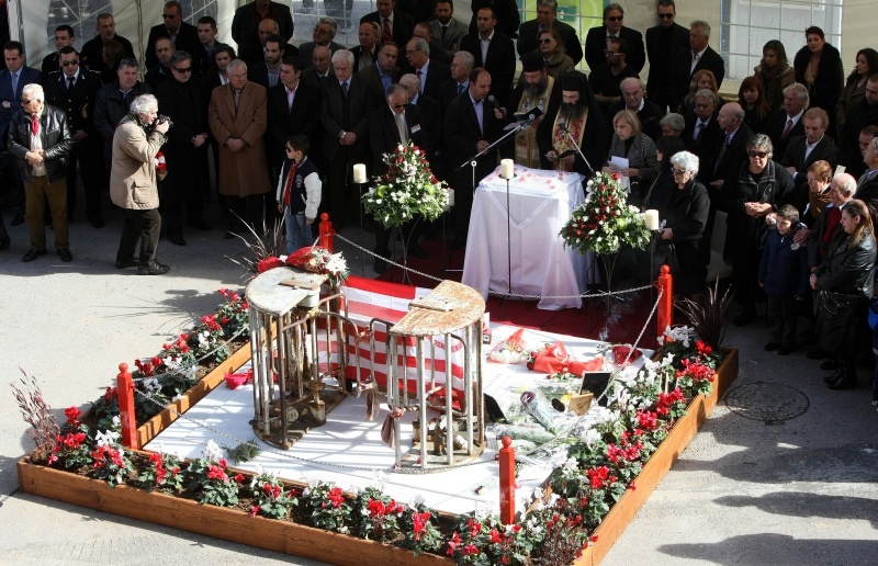 Ολυμπιακός: «Αδέρφια ζείτε, εσείς μας οδηγείτε» (photos)