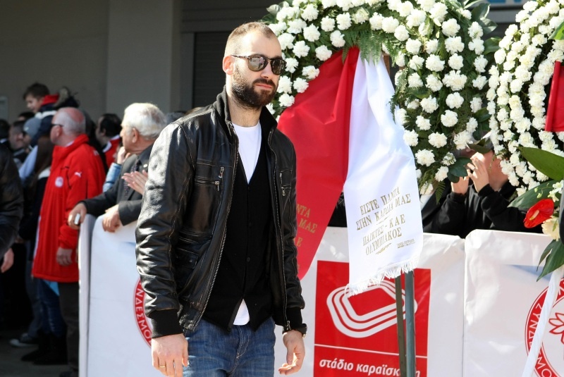 Ολυμπιακός: «Αδέρφια ζείτε, εσείς μας οδηγείτε» (photos)