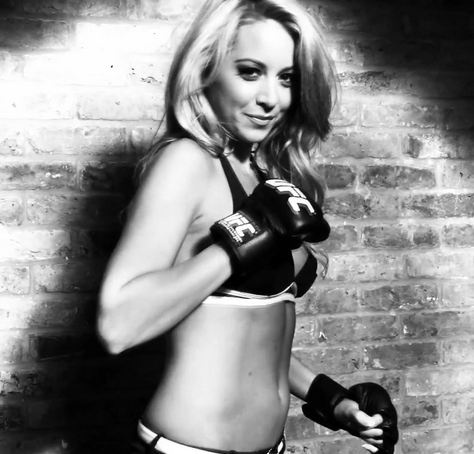UFC on FUEL TV 7: Θετική η Carly Baker (photos+video)