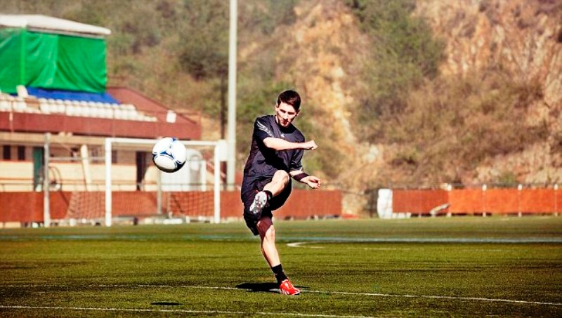 Τα νέα παπούτσια του Μέσι (photos)