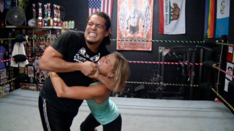 WWE: Νέα πολυτάλαντη Diva (photos)