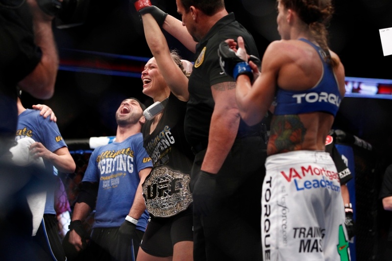 UFC 157: «Βασίλισσα» η Rousey (photos+videos)