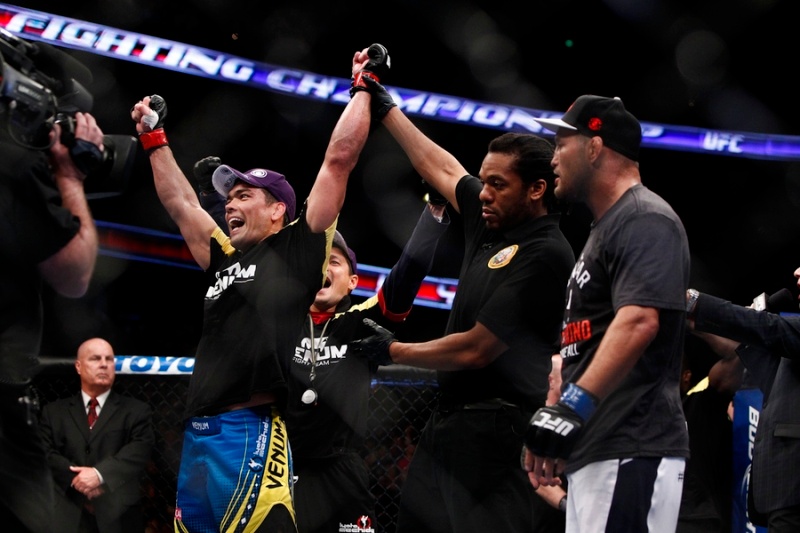 UFC 157: «Βασίλισσα» η Rousey (photos+videos)