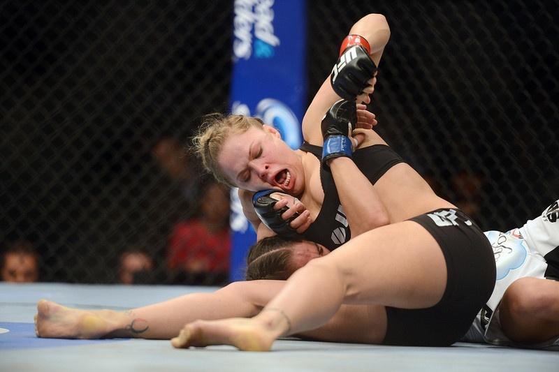 UFC 157: «Βασίλισσα» η Rousey (photos+videos)