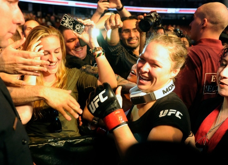 UFC 157: «Βασίλισσα» η Rousey (photos+videos)