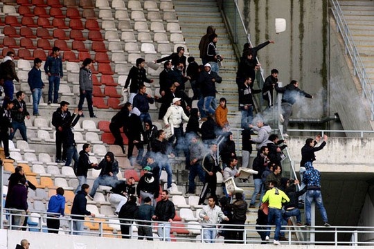 Σοβαρά επεισόδια σε αγώνα νέων στην Πορτογαλία (photos+video)