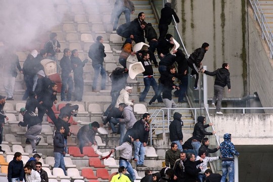 Σοβαρά επεισόδια σε αγώνα νέων στην Πορτογαλία (photos+video)