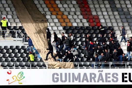 Σοβαρά επεισόδια σε αγώνα νέων στην Πορτογαλία (photos+video)