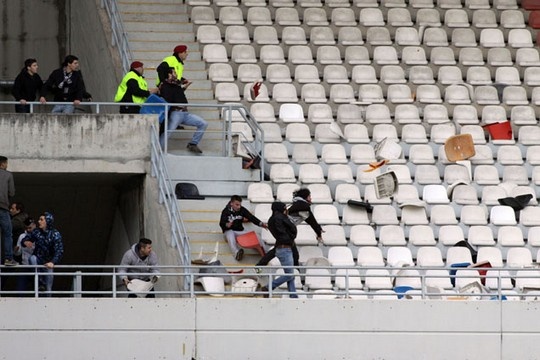 Σοβαρά επεισόδια σε αγώνα νέων στην Πορτογαλία (photos+video)