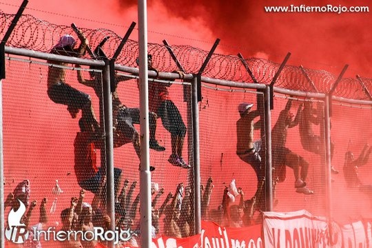 Τρομερή ατμόσφαιρα στο Ιντεπεντιέντε – Ρασίνγκ (photos+videos)