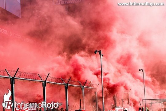 Τρομερή ατμόσφαιρα στο Ιντεπεντιέντε – Ρασίνγκ (photos+videos)