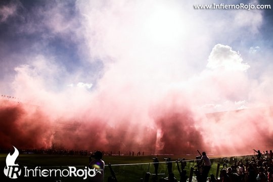 Τρομερή ατμόσφαιρα στο Ιντεπεντιέντε – Ρασίνγκ (photos+videos)