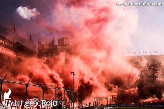 Τρομερή ατμόσφαιρα στο Ιντεπεντιέντε – Ρασίνγκ (photos+videos)