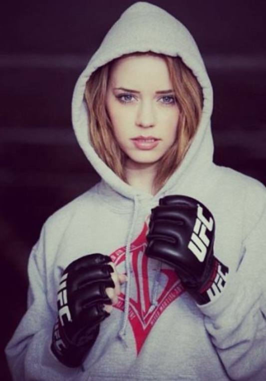 MMA: Θέλει UFC η Stephanie Ann Cook (photos)